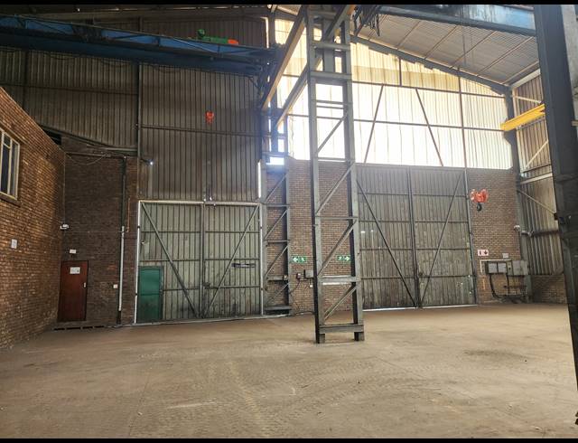 2,400M² WAREHOUSE TO LET IN WADEVILLE